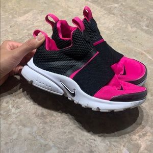 Girls Nike Presto.